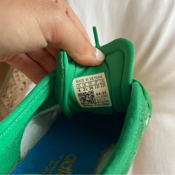 Green adidas sneakers - Picture 5 of 5